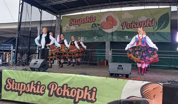 Oficjalne otwarcie XXI Słupskich Pokopek przez zespół Pląs