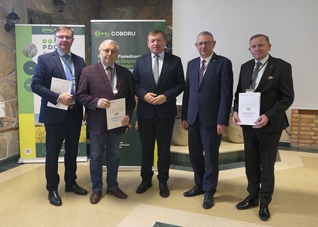 Od lewej Robert Nowak, Wiktor Szmulewicz, Jarosław Rzepa, Henryk Bujak, Mieczysław Łuczak